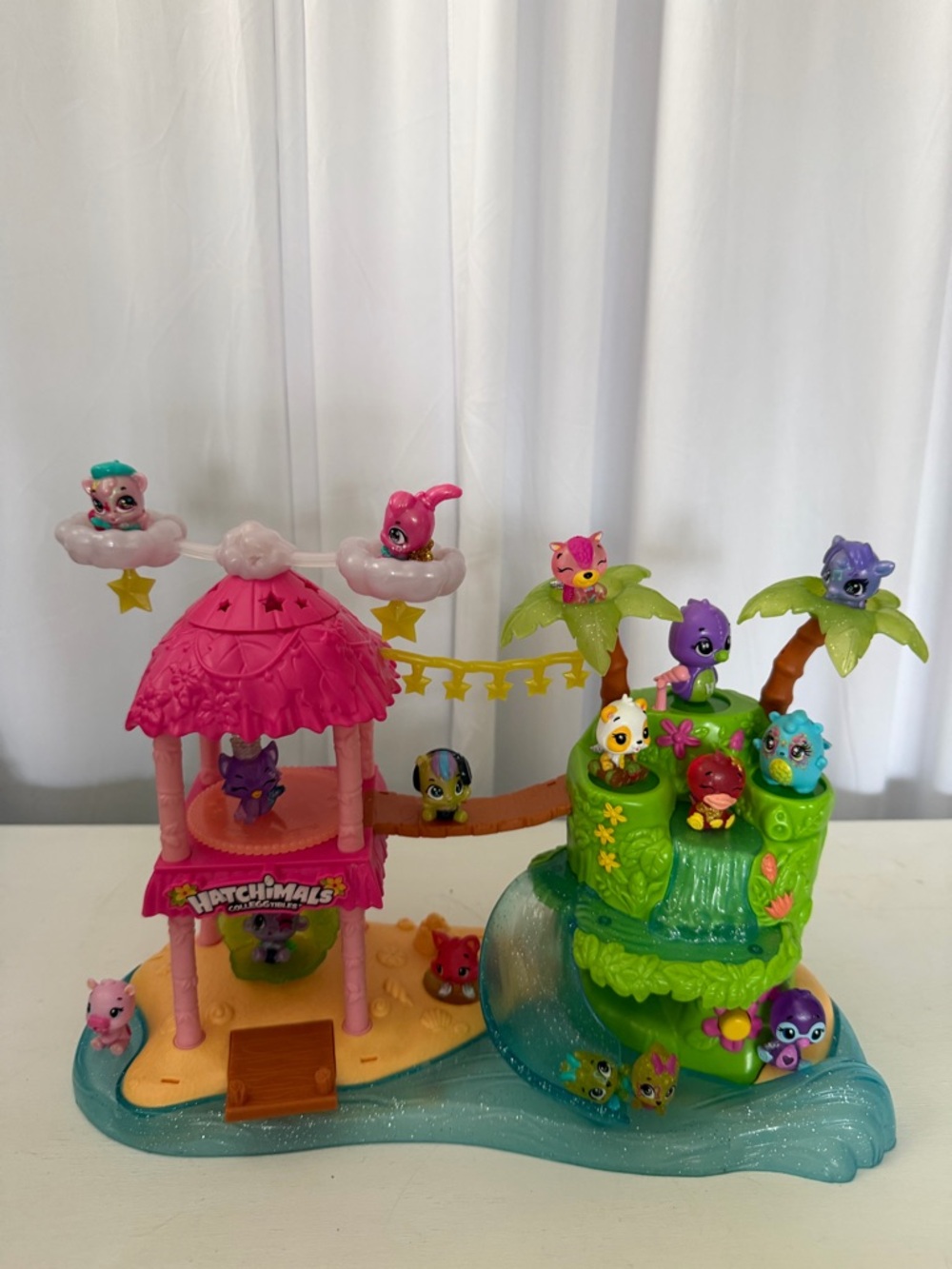 Hatchimals Tropical Playset with working lights and music - Picture 7 of 16